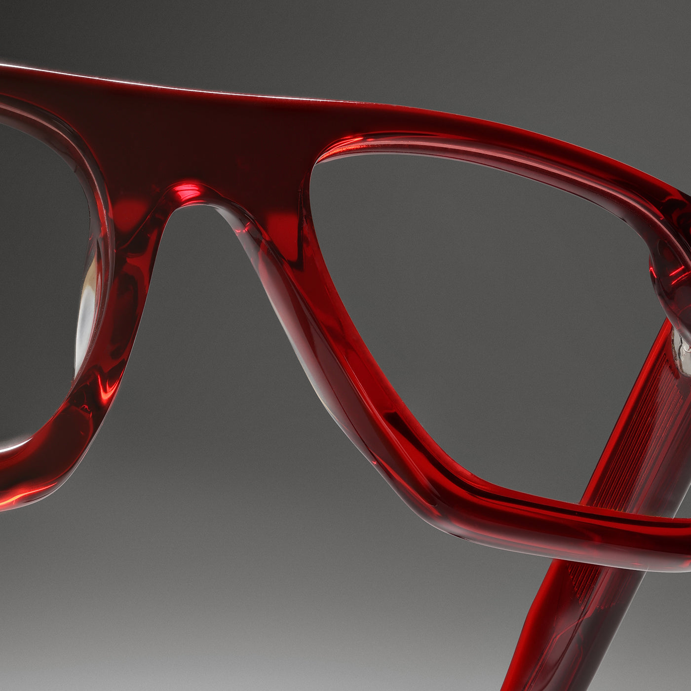 Suri Red SG